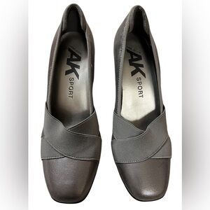 Anne Klein Sport Violetta Silver Fabric Work Heels Size 7.5